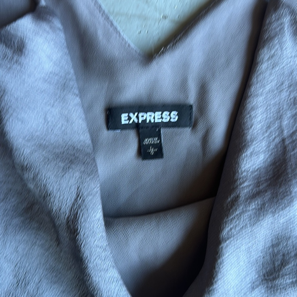 Silky express top. - Picture 2 of 2